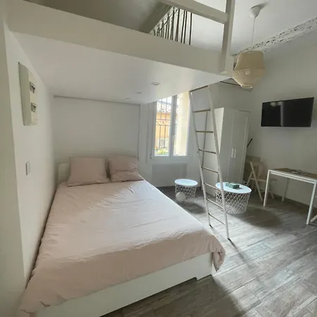 Apartment Vieil Et Mezzanine Proche De La